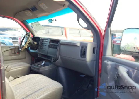 2005 Chevrolet Express z USA, uszkodzony, nr VIN 1GCHG35U651220479